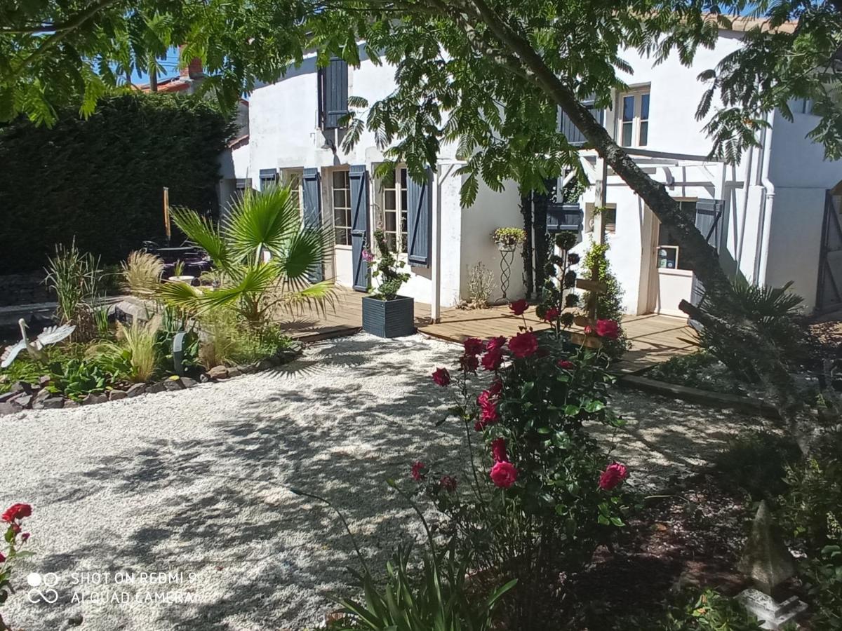 مبيت وإفطار Le Champ-Saint-Pere Mas Des Vignes Piscine Chauffee المظهر الخارجي الصورة